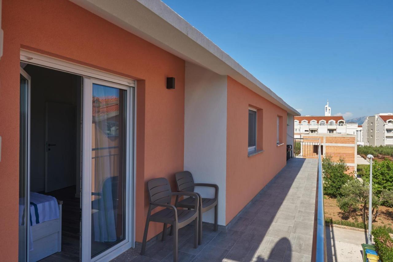 Kaštela Apartments & Rooms Seaside מראה חיצוני תמונה