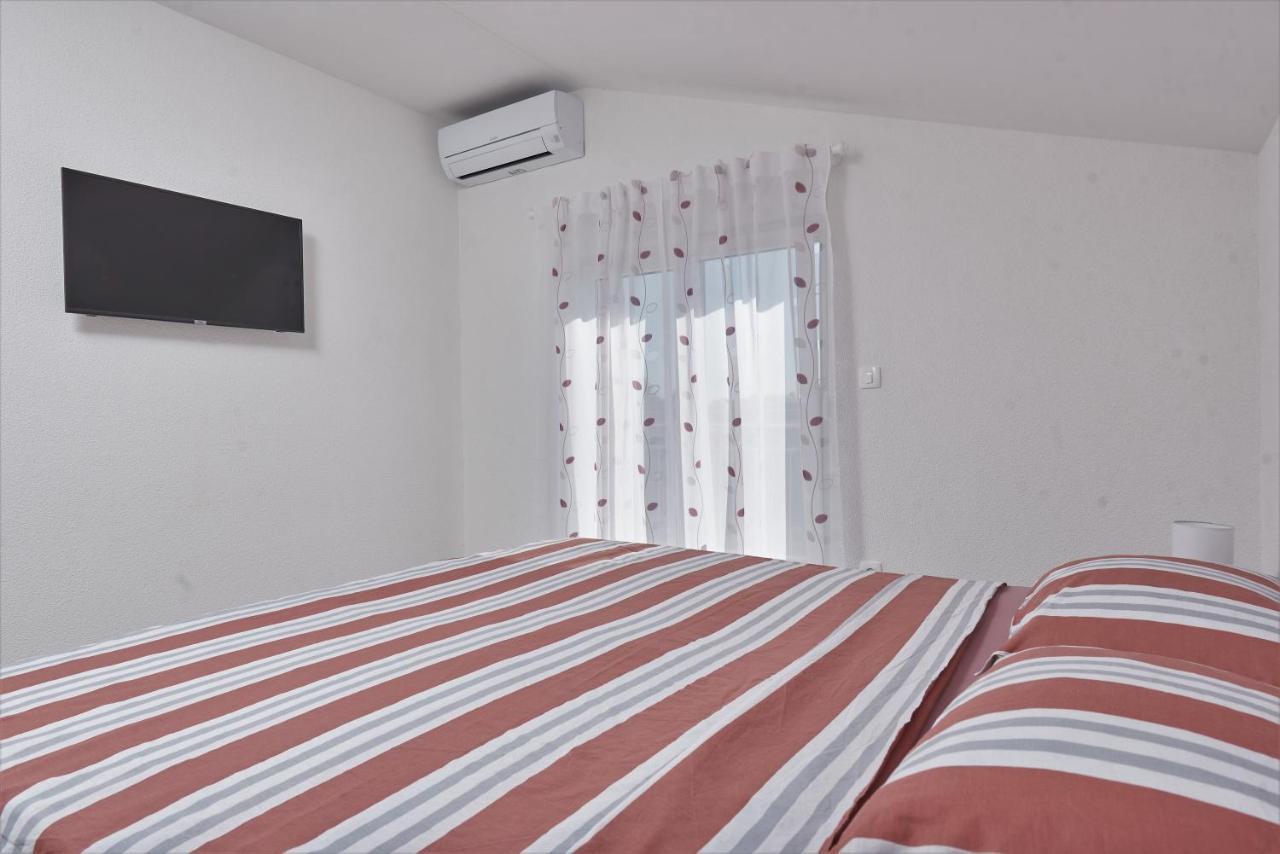Kaštela Apartments & Rooms Seaside מראה חיצוני תמונה