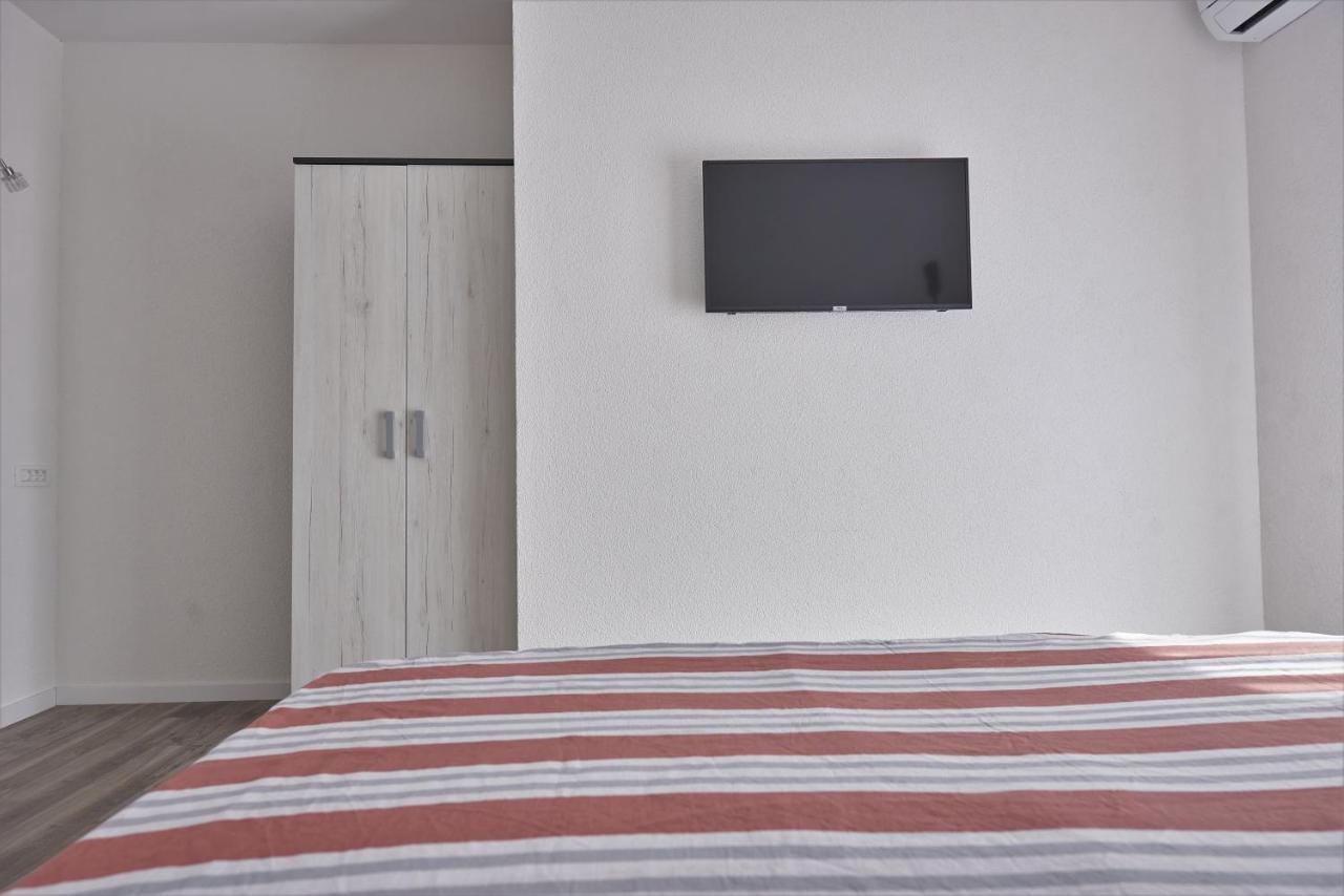 Kaštela Apartments & Rooms Seaside מראה חיצוני תמונה