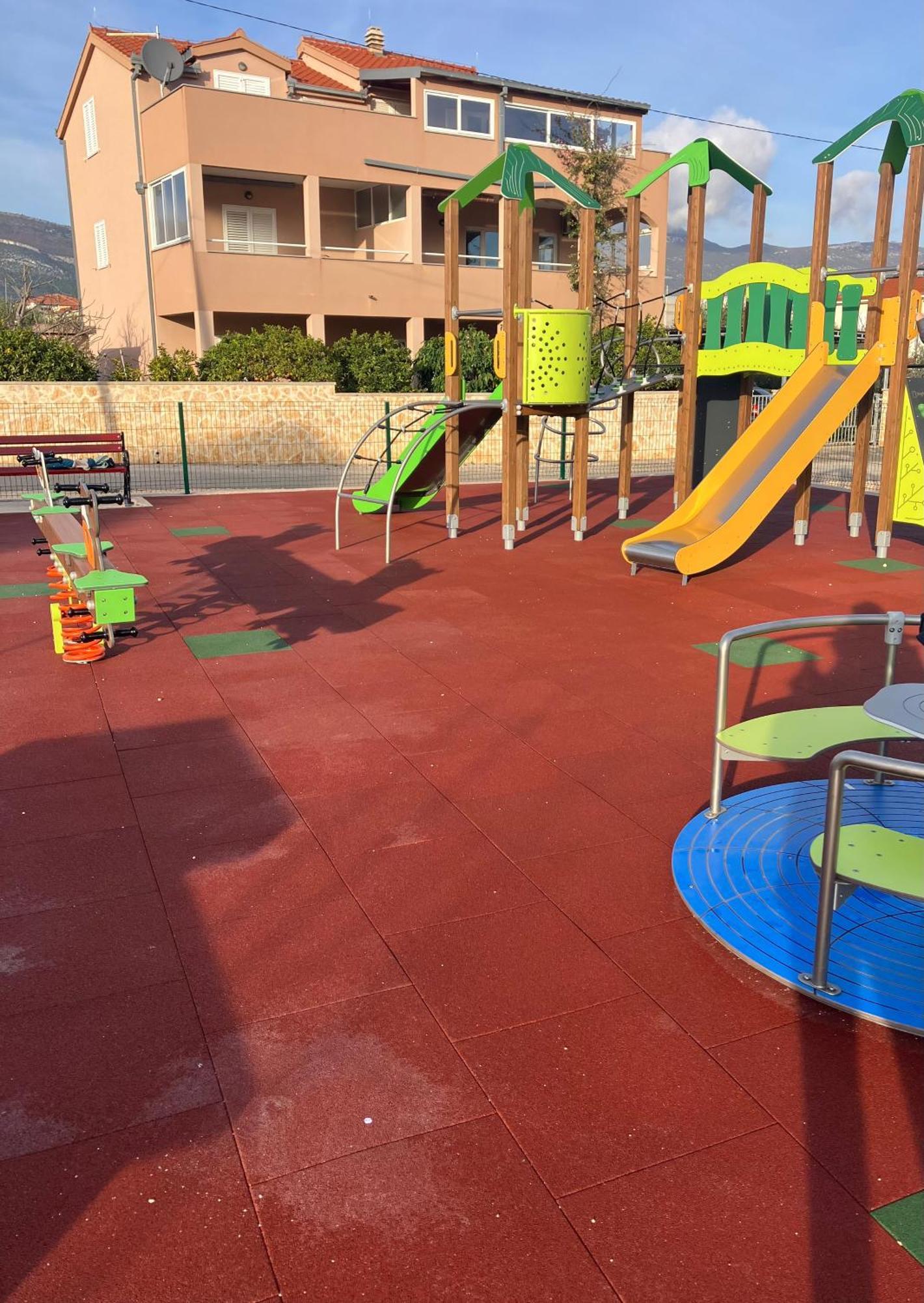 Kaštela Apartments & Rooms Seaside מראה חיצוני תמונה