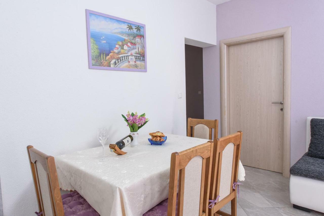 Kaštela Apartments & Rooms Seaside מראה חיצוני תמונה