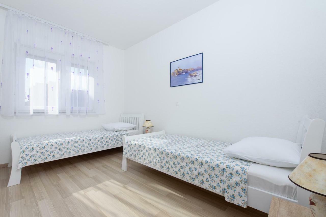 Kaštela Apartments & Rooms Seaside מראה חיצוני תמונה
