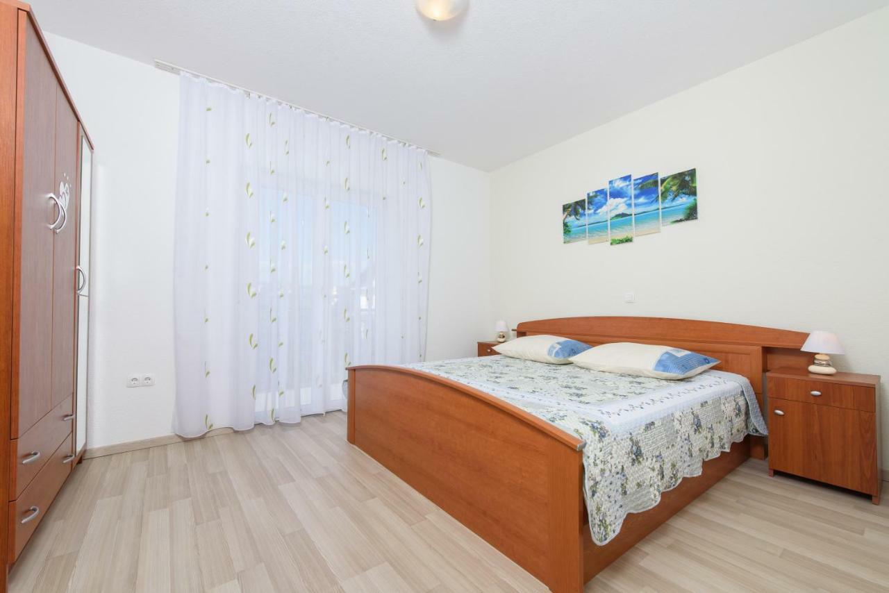 Kaštela Apartments & Rooms Seaside מראה חיצוני תמונה