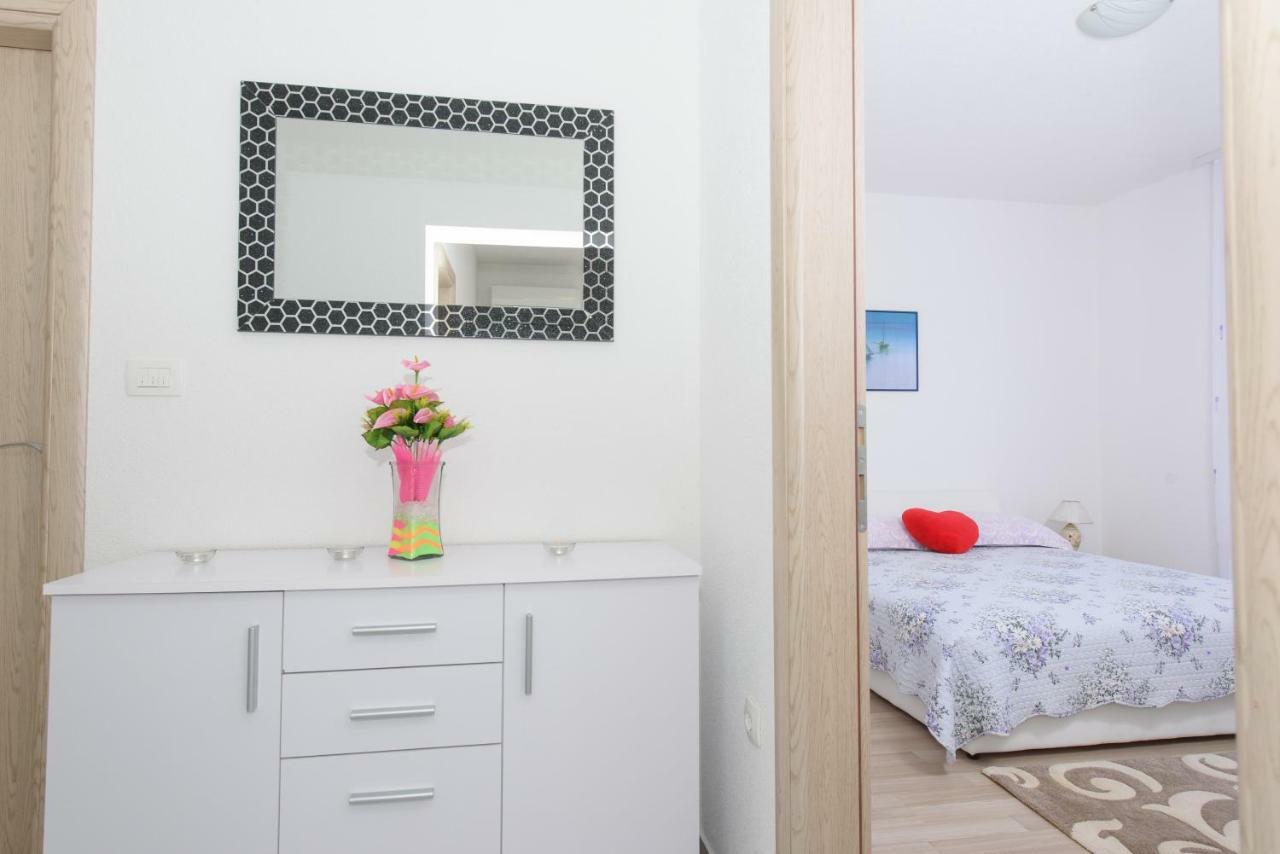 Kaštela Apartments & Rooms Seaside מראה חיצוני תמונה