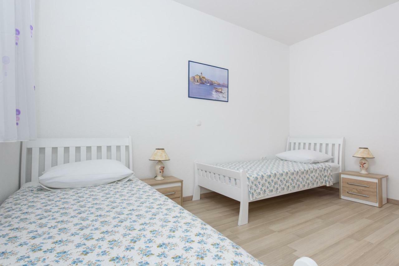 Kaštela Apartments & Rooms Seaside מראה חיצוני תמונה
